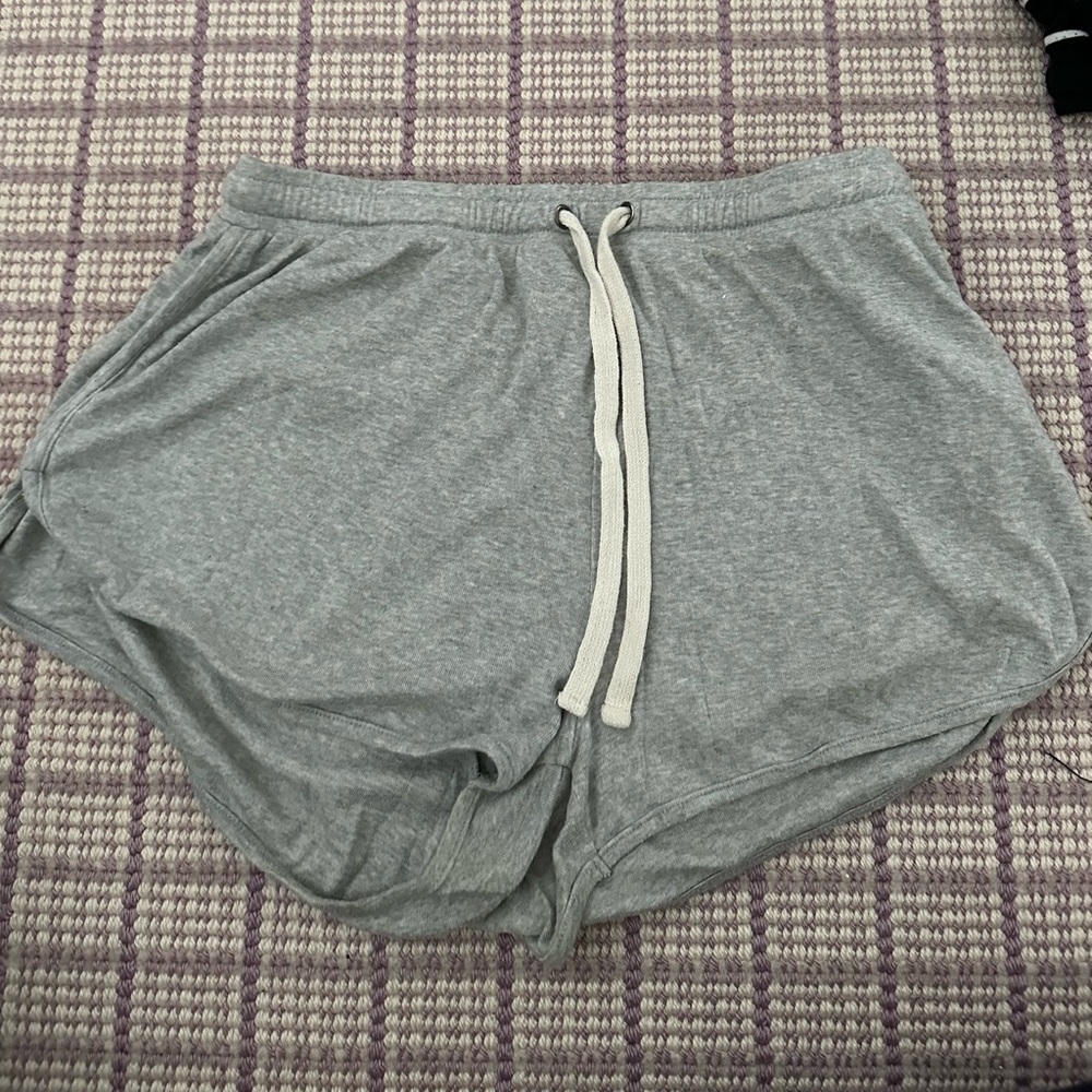Billabong grey shorts size small perfect condition